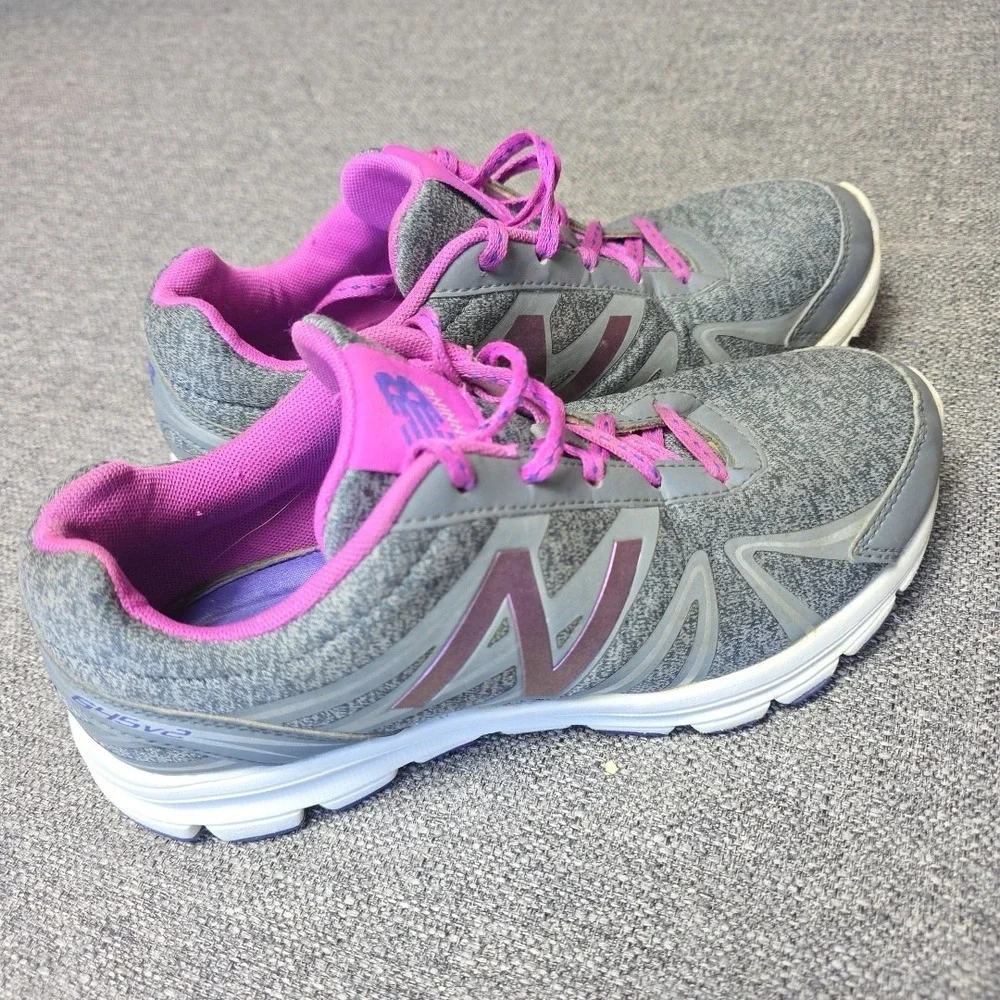 Women New Balance Running 645V2 Gray and Purple Athletic Shoe Size 7